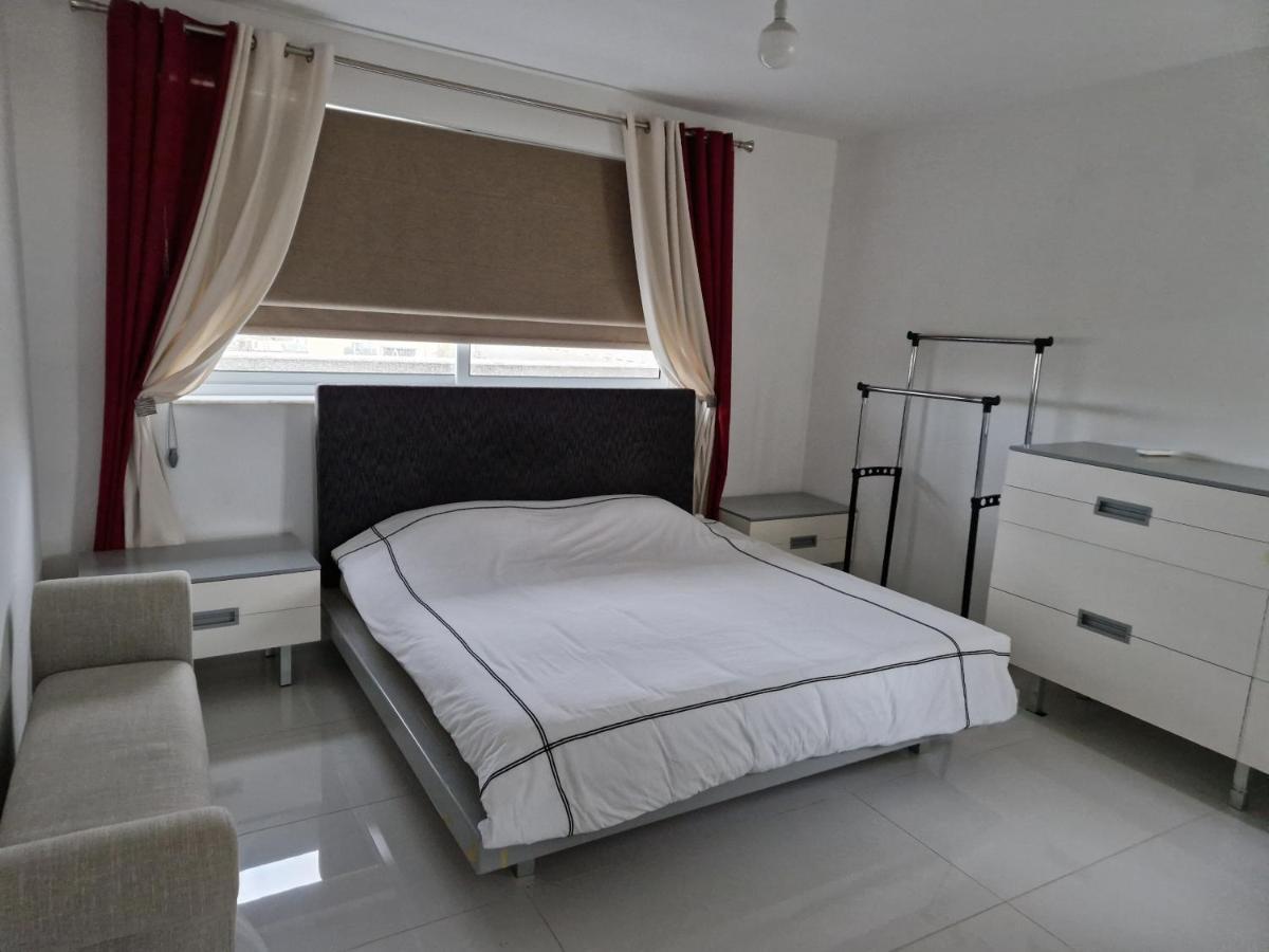 Appartement Town Pent House à Ħal Ħal Luqa Extérieur photo