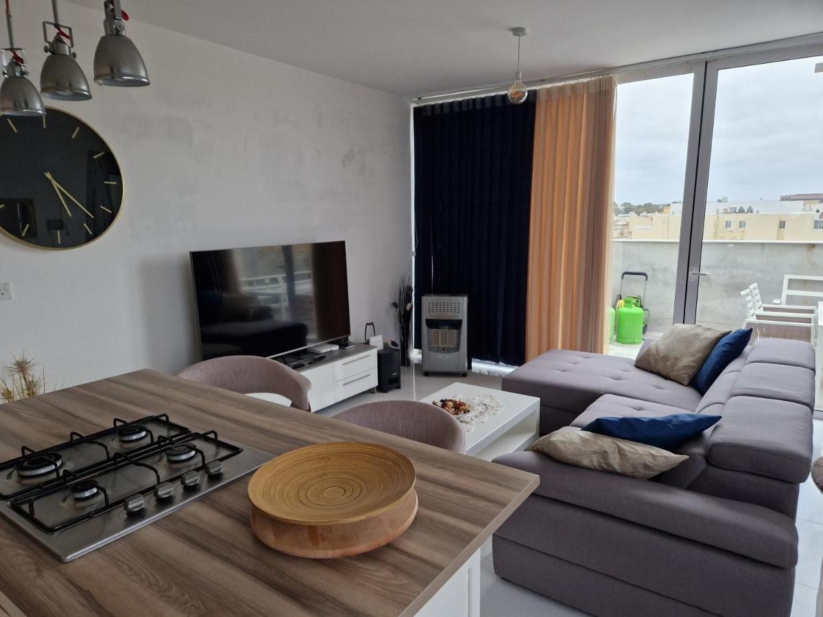 Appartement Town Pent House à Ħal Ħal Luqa Extérieur photo