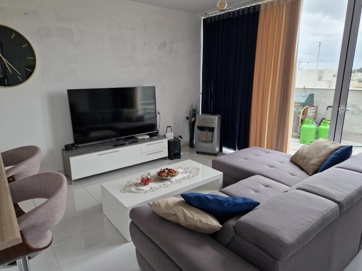Appartement Town Pent House à Ħal Ħal Luqa Extérieur photo