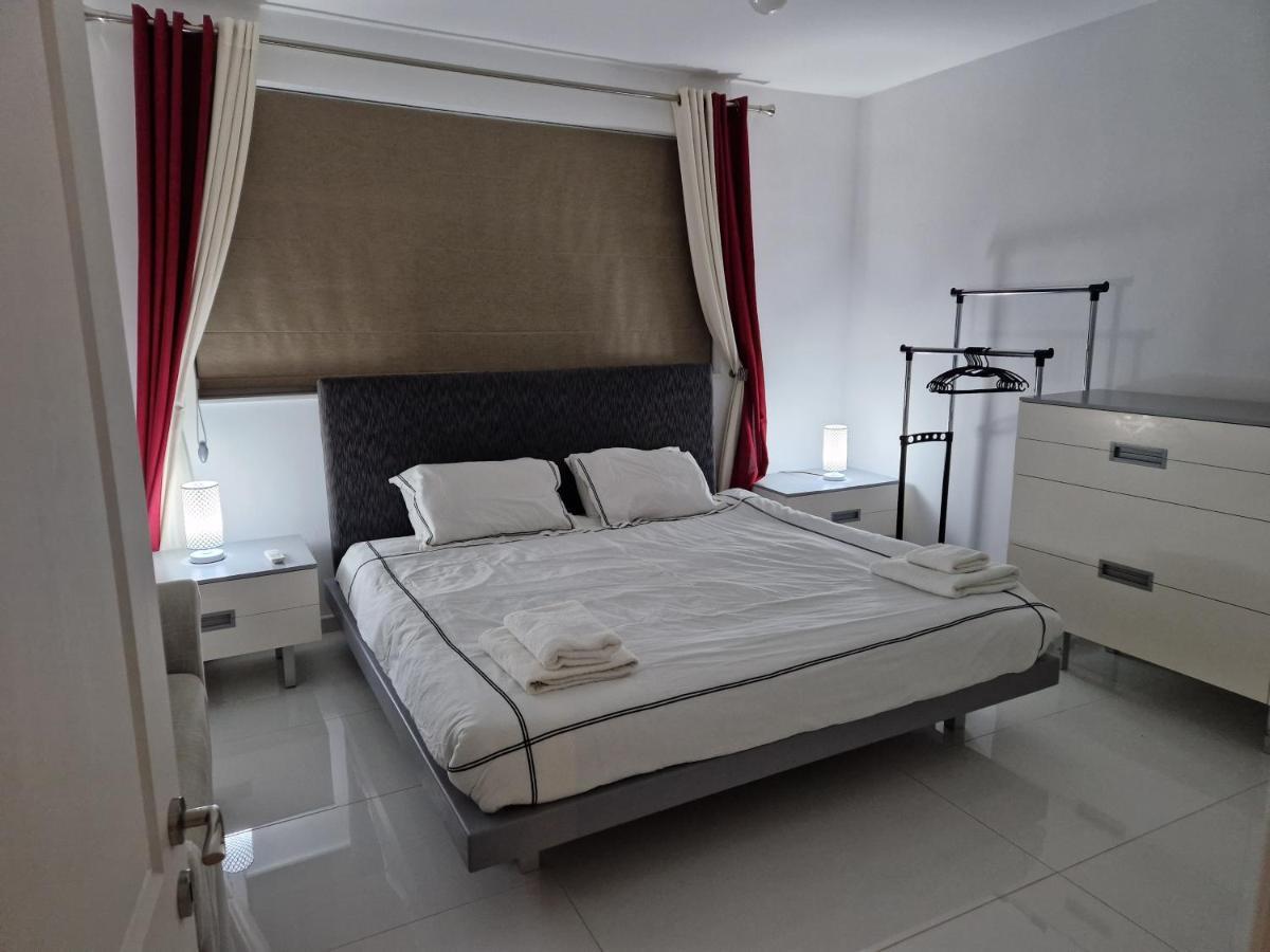 Appartement Town Pent House à Ħal Ħal Luqa Extérieur photo