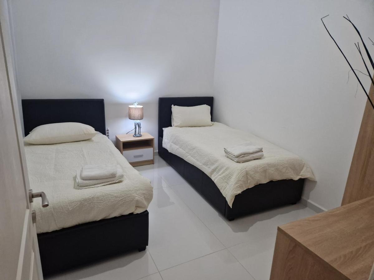 Appartement Town Pent House à Ħal Ħal Luqa Extérieur photo